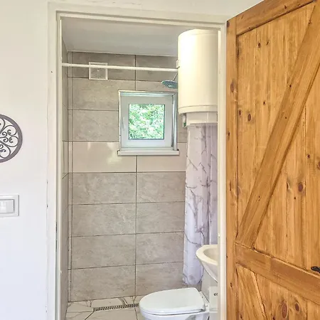 Ferienhaus 1 Bedroom Amazing In Sarbinowo