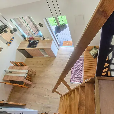 1 Bedroom Cozy In